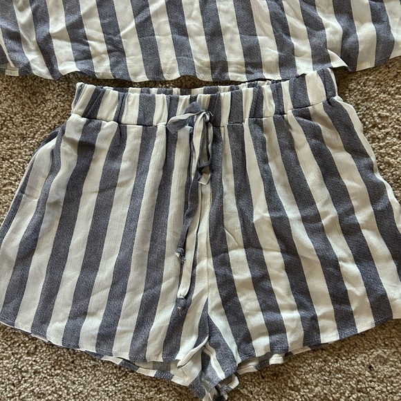 Cute Summer Set! - Picture 3 of 7